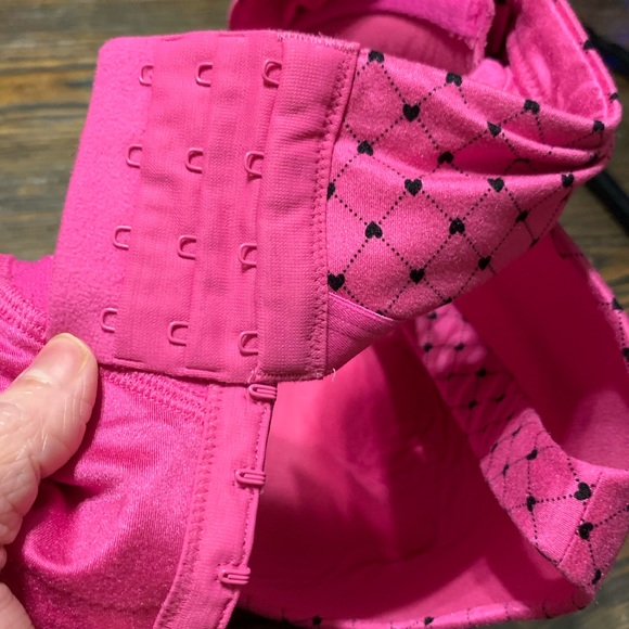 SOLD!!  Pink & Black Cacique 46DDD Underwire Bra - Picture 5 of 12